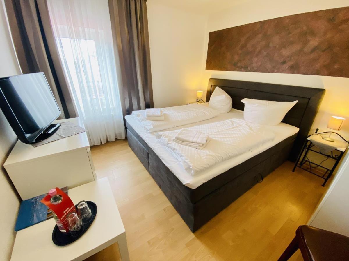 Doppelzimmer Dinner, Direkt Am Alten Strom Rostock Exterior foto